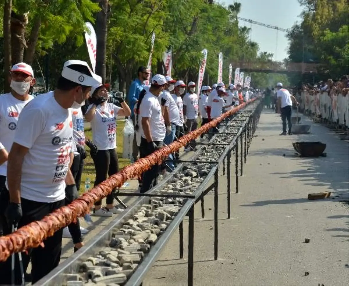 'Şişte et pişirme' rekoru 233,6 metre ile adana'da