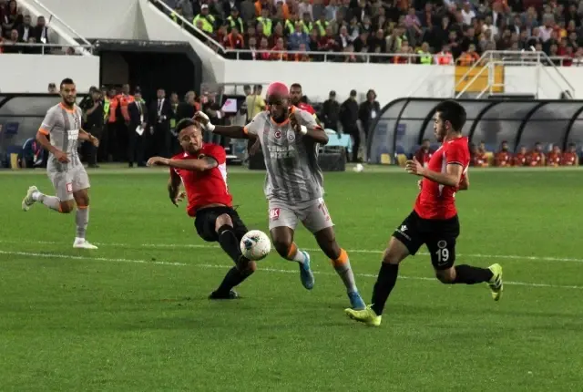 Süper Lig: Gençlerbirliği: 0 - Galatasaray: 0 (İlk Yarı) Süper Lig: Gençlerbirliği: 0 - Galatasaray: 0 (İlk Yarı)