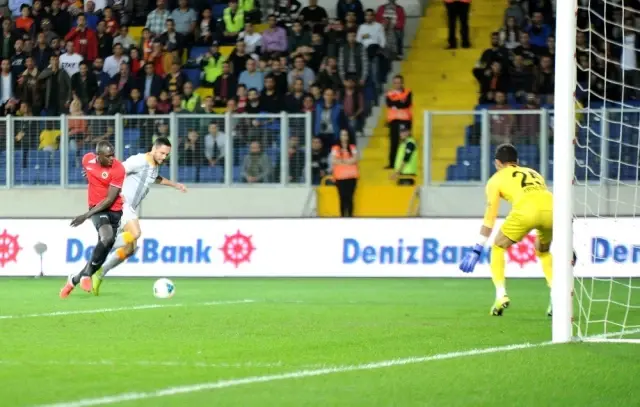 Süper Lig: Gençlerbirliği: 0 - Galatasaray: 0 (İlk Yarı) Süper Lig: Gençlerbirliği: 0 - Galatasaray: 0 (İlk Yarı)