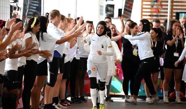 Suudi Arabistan'da ilk kadın futbol ligi başladı