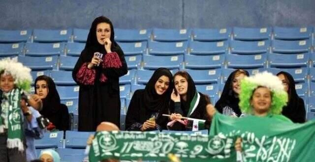 Suudi Arabistan'da ilk kadın futbol ligi başladı