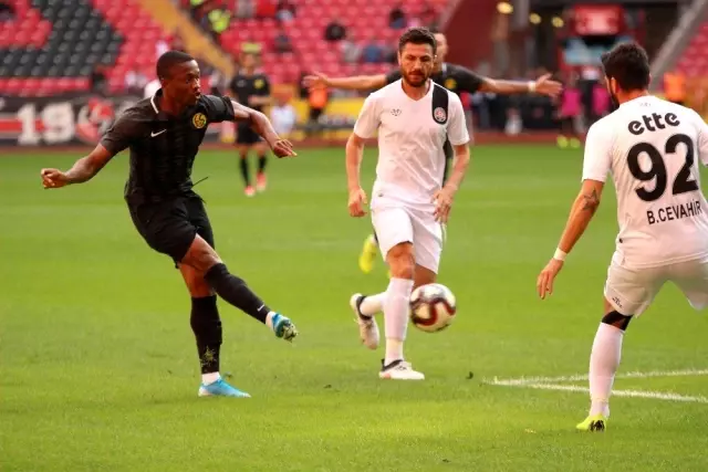 TFF 1. Lig: Eskişehirspor: 1 - Fatih Karagümrük: 3 TFF 1. Lig: Eskişehirspor: 1 - Fatih Karagümrük: 3