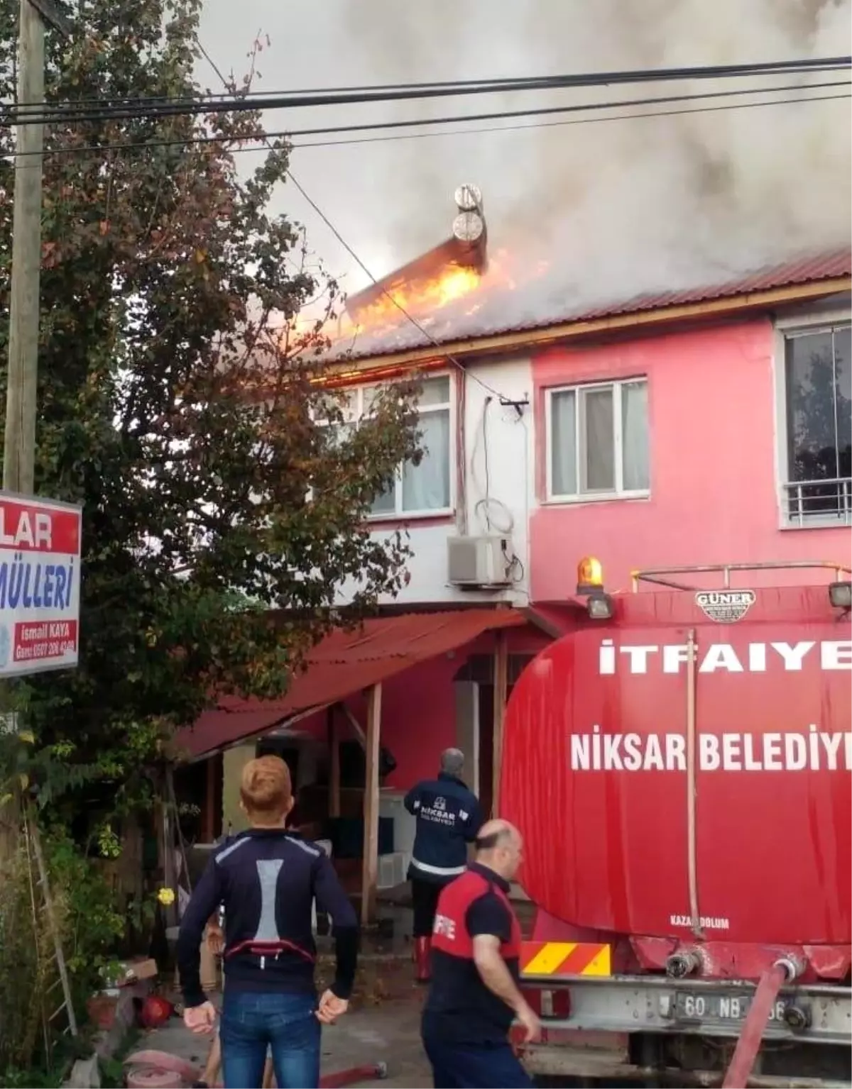 Tokat�ta ekmek fırınının bacası yangına sebep oldu Haberler