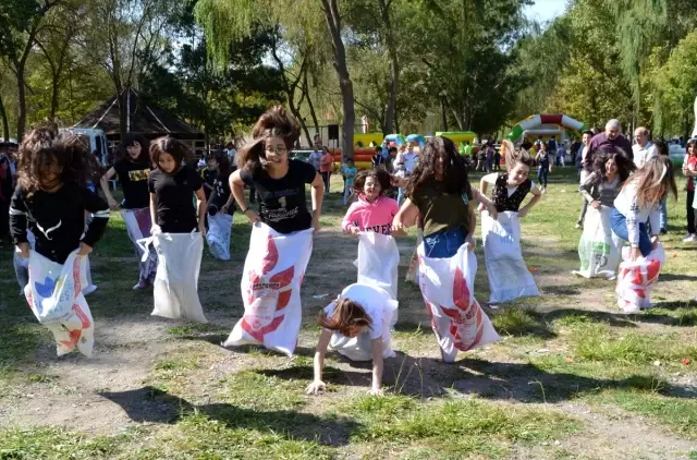 Tokat'ta sevgi evlerindeki çocuklar piknikte buluştu Tokat'ta sevgi evlerindeki çocuklar piknikte buluştu