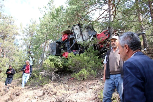 Traktör uçuruma yuvarlandı: 1 ölü ile ilgili görsel sonucu