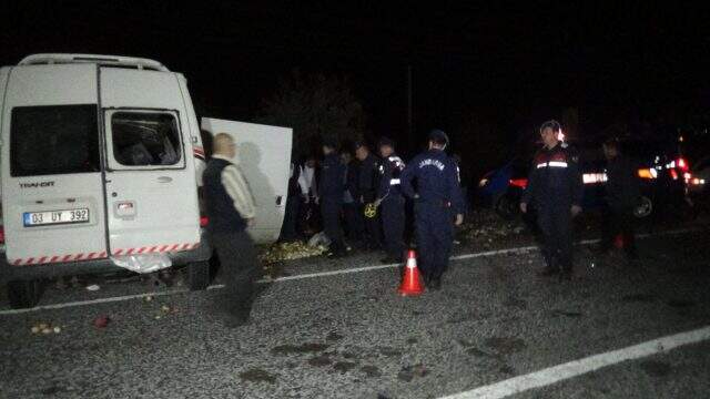 Afyonkarahisar'daki kazada 1 kişi öldü, 7 kişi yaralandı! Halk yetişmese facia olacaktı