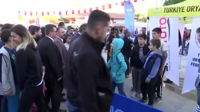 Bakan Kasapoğlu 'Sosyal Medyadan Sosyal Meydana' etkinliğine katıldı Bakan Kasapoğlu 'Sosyal Medyadan Sosyal Meydana' etkinliğine katıldı