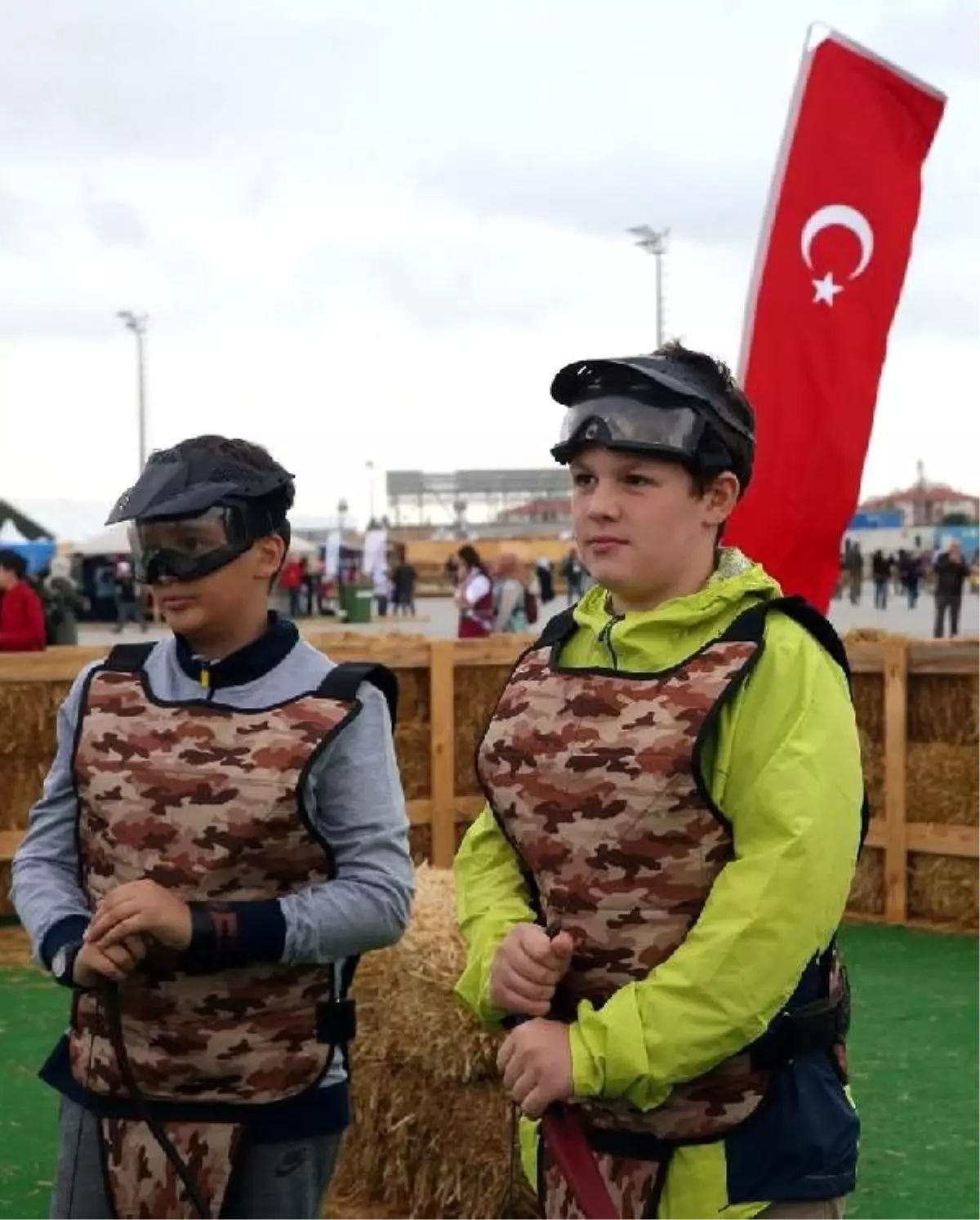 Bilal erdoğan ile berat albayrak'ın oğullarının renkli okçuluk mücadelesi