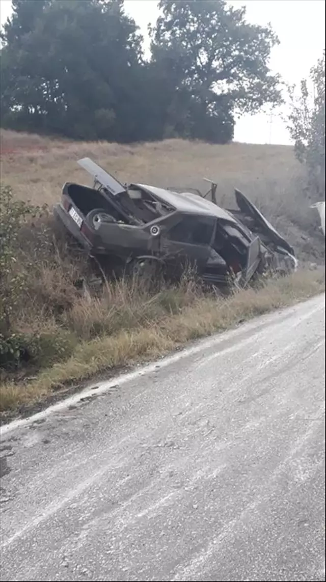 Bilecik'te otomobil ile tır çarpıştı: 2 yaralı Bilecik'te otomobil ile tır çarpıştı: 2 yaralı