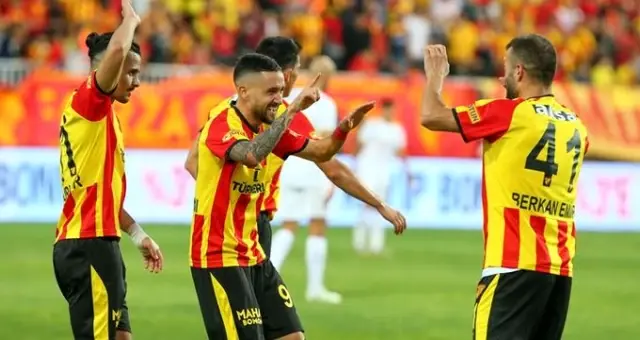 Kayserispor Başkanı Erol Bedir ve Teknik Direktör Hikmet Karaman istifa etti Kayserispor Başkanı Erol Bedir ve Teknik Direktör Hikmet Karaman istifa etti