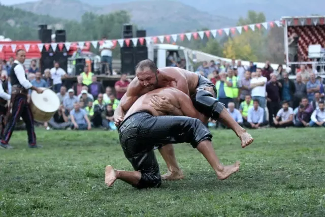 Osmancık güreşleri Kırkpınar'ı aratmadı