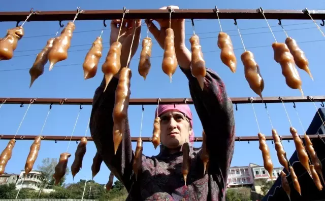Tiflis'te şehir festivalinde renkli görüntüler Tiflis'te şehir festivalinde renkli görüntüler