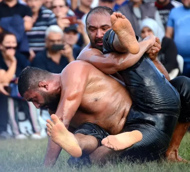 Turgutlu'da başpehlivan Orhan Okulu oldu Turgutlu'da başpehlivan Orhan Okulu oldu
