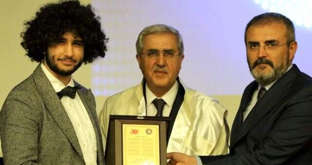 1 milyonluk ödülü kazanan Arda Ayten'e üniversitede yoğun ilgi