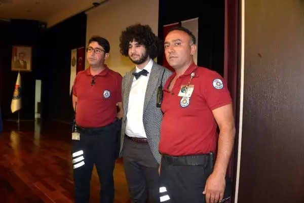 1 milyonluk ödülü kazanan arda'ya üniversitede yoğun ilgi 1 milyonluk ödülü kazanan arda'ya üniversitede yoğun ilgi