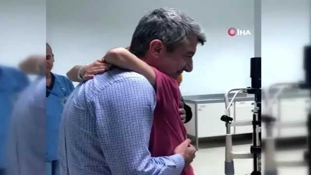 21 sene sonra ilk kez gördü, ortaya çıkan görüntüler duygusal anlar yaşattı 21 sene sonra ilk kez gördü, ortaya çıkan görüntüler duygusal anlar yaşattı