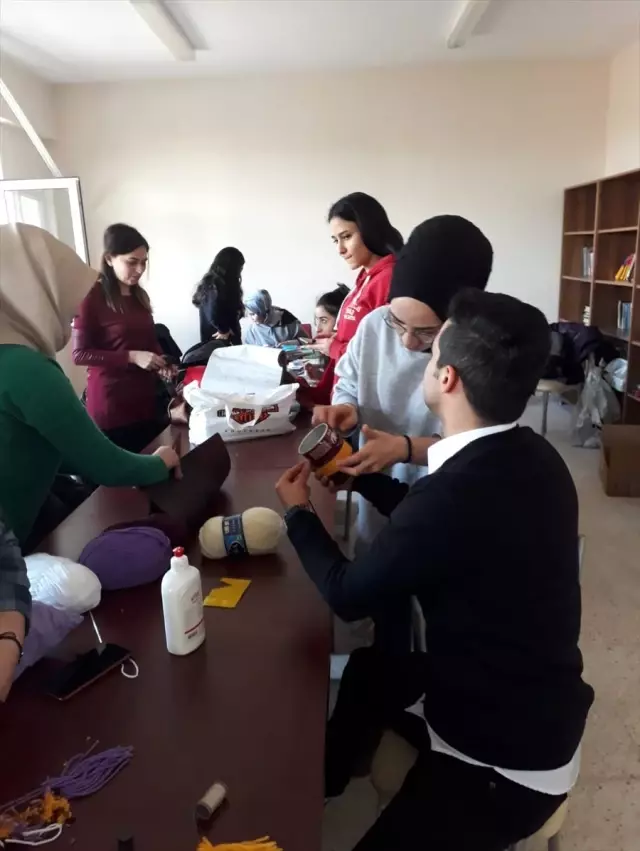 CÜ Turizm Fakültesi�nden Sevgi Evleri�ne materyal desteği Haberler