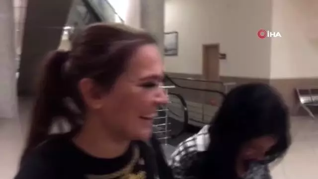 Demet Akalın'ın evine hacze gelen icra memuru hakim karşısına çıktı Demet Akalın'ın evine hacze gelen icra memuru hakim karşısına çıktı