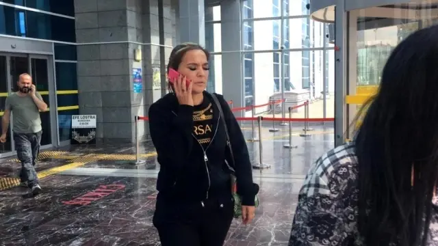 Demet Akalın'ın evine hacze gelen icra memuru hakim karşısına çıktı Demet Akalın'ın evine hacze gelen icra memuru hakim karşısına çıktı