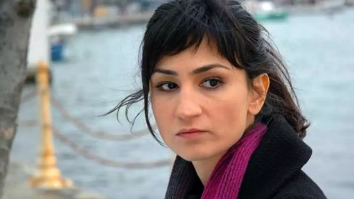 Devin Özgür Çınar kimdir? Devin Özgür Çınar biyografi
