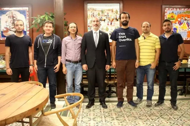 ESMİAD'dan TEKNOFEST'te dereceye giren öğrencilere yemek