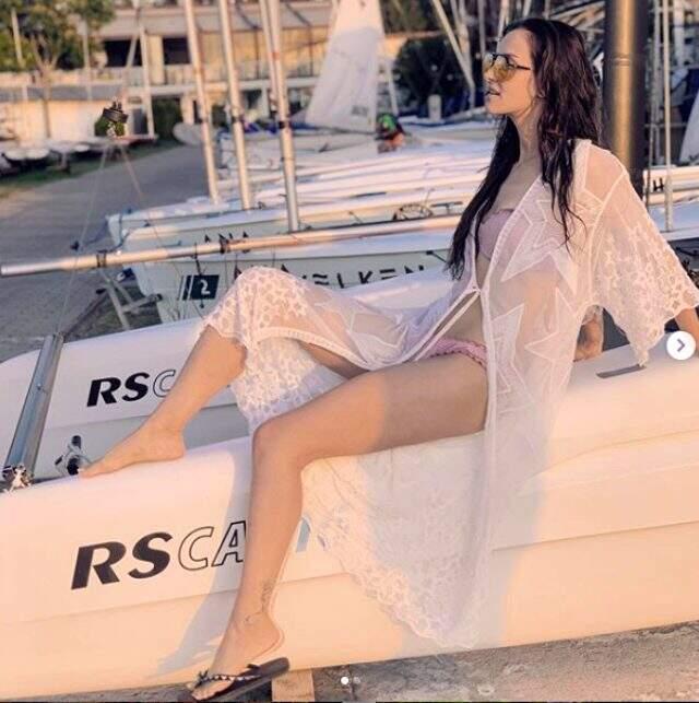 Güzel oyuncu İrem Helvacıoğlu'ndan iç çamaşırlı fotoğraf!