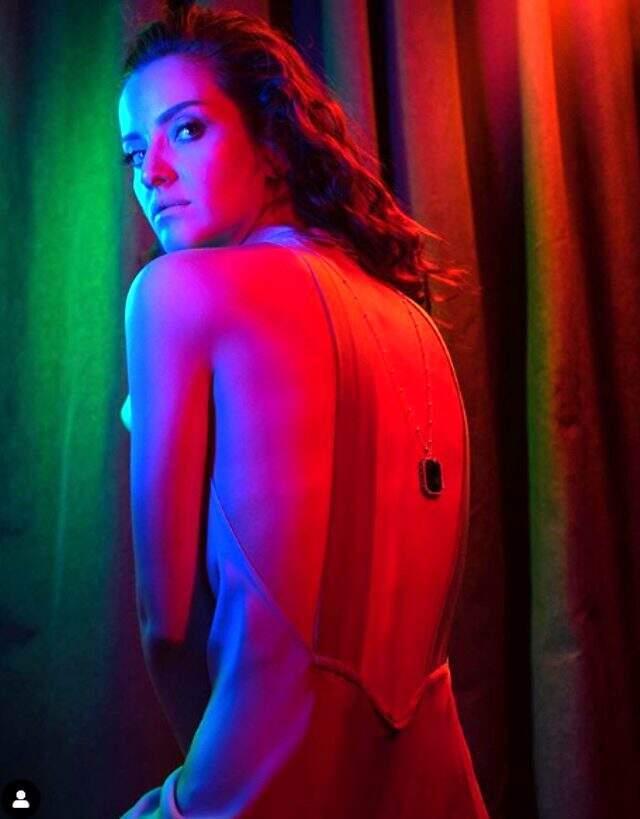 Güzel oyuncu İrem Helvacıoğlu'ndan iç çamaşırlı fotoğraf!