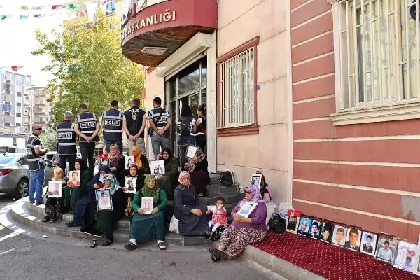 Hdp önündeki eylemde 35'inci gün Hdp önündeki eylemde 35'inci gün