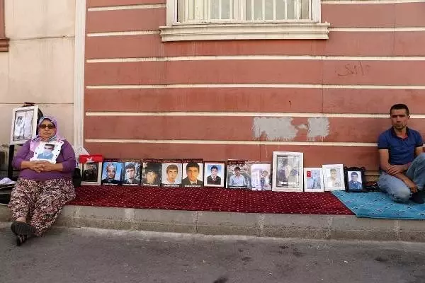Hdp önündeki eylemde 35'inci gün Hdp önündeki eylemde 35'inci gün