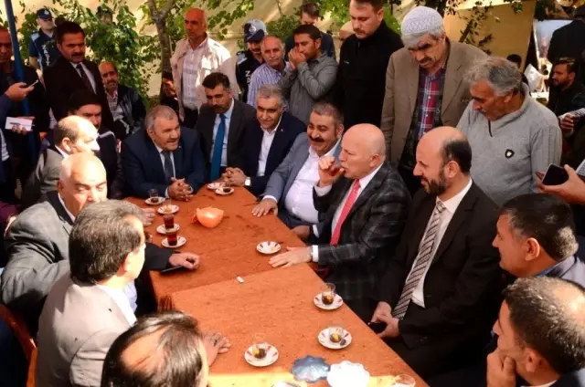 İki başkan omuz omuza İki başkan omuz omuza