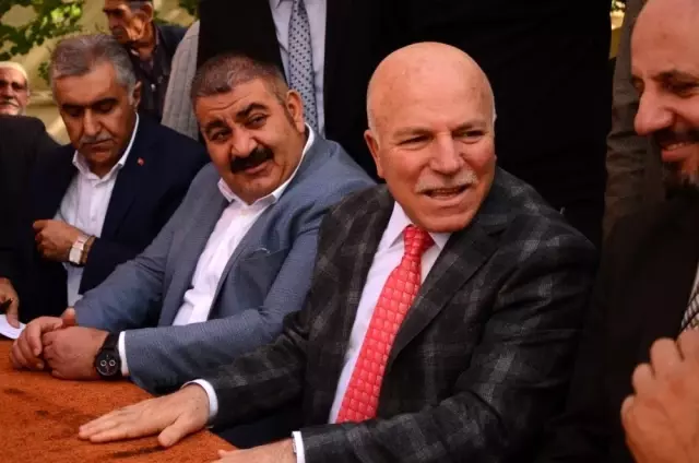 İki başkan omuz omuza İki başkan omuz omuza