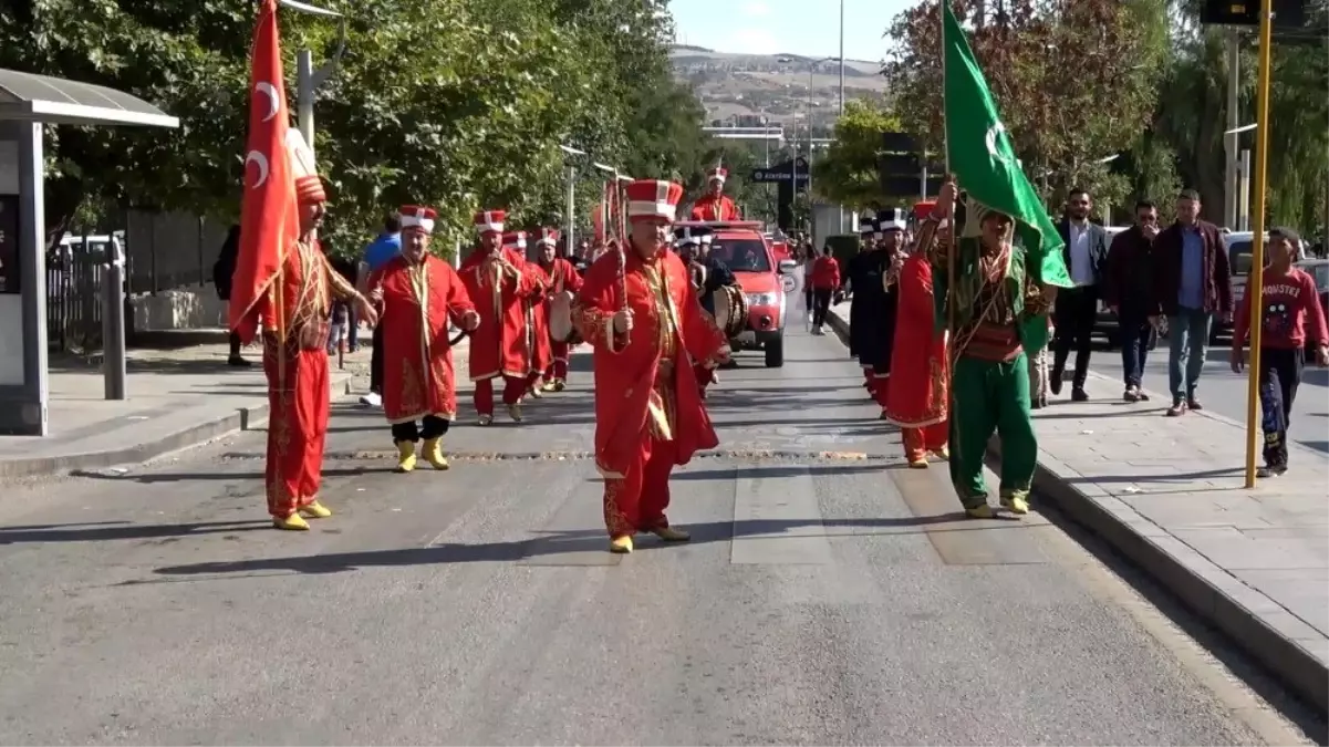 Kırıkkale'de 'Amatör Spor Haftası' kortej yürüyüşü ile başladı