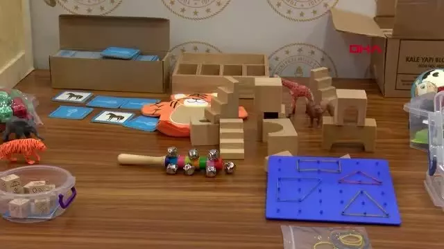 Kırsal kesimdeki çocuklar için 'oyun sandığı' eğitim seti Kırsal kesimdeki çocuklar için 'oyun sandığı' eğitim seti