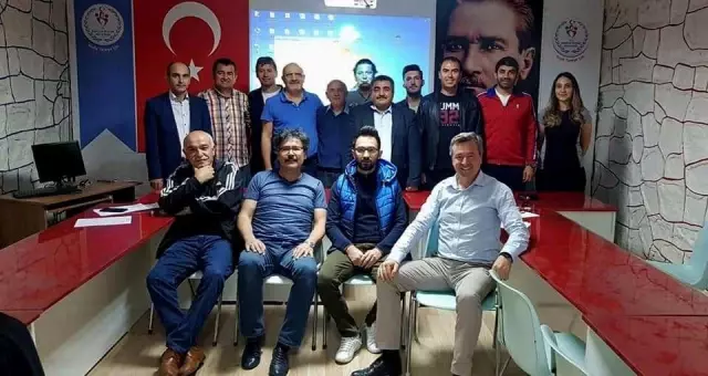Masa Tenisi hakemleri, eğitim seminerine katıldı