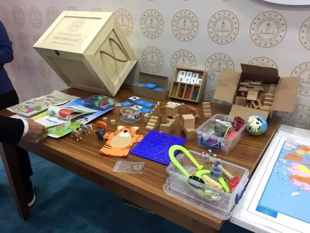 MEB'den kırsal kesimdeki çocuklara 'Benim Oyun Sandığım' paketi