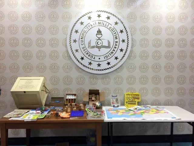 MEB'den kırsal kesimdeki çocuklara 'Benim Oyun Sandığım' paketi MEB'den kırsal kesimdeki çocuklara 'Benim Oyun Sandığım' paketi
