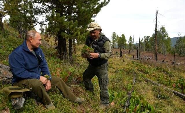 Putin, tayga ormanlarını gezdi