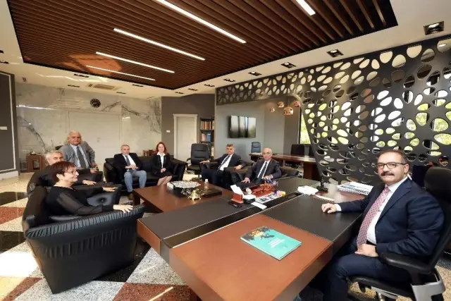 Rektör Gür'e kültür dünyasından önemli ziyaretler