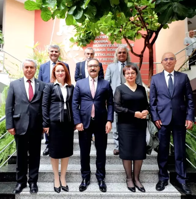 Rektör Gür'e kültür dünyasından önemli ziyaretler
