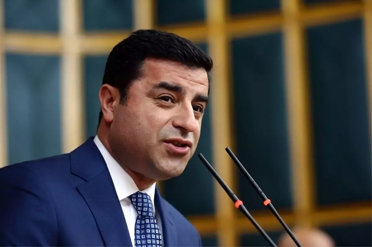 Selahattin Demirtaş'a 1 yıl 3 ay hapis - Haberler