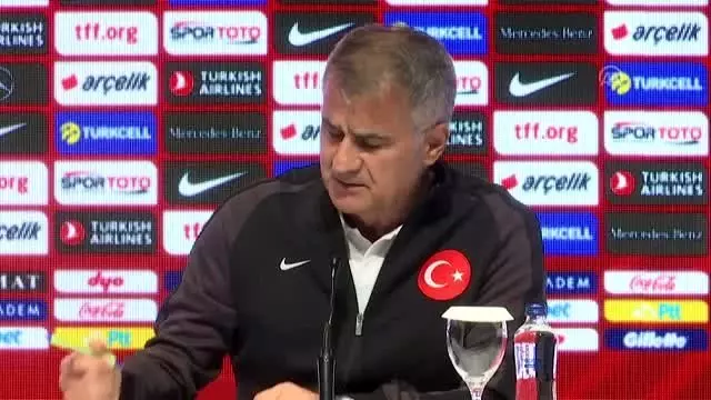Şenol Güneş: 'Ligimizde istediğimiz tempoyu bulmadı takımlar' Şenol Güneş: 'Ligimizde istediğimiz tempoyu bulmadı takımlar'