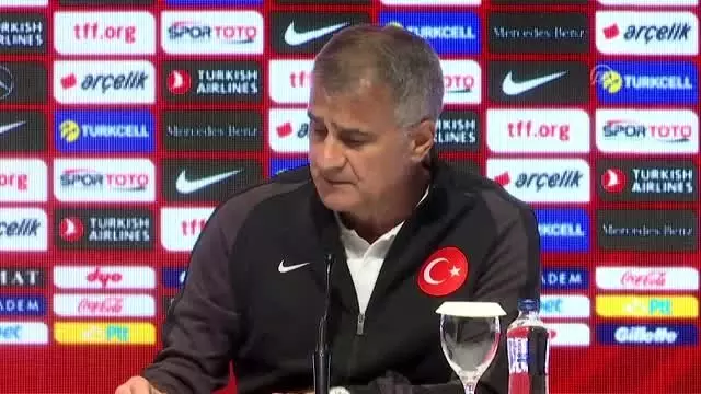 Şenol Güneş: 'Ligimizde istediğimiz tempoyu bulmadı takımlar' Şenol Güneş: 'Ligimizde istediğimiz tempoyu bulmadı takımlar'