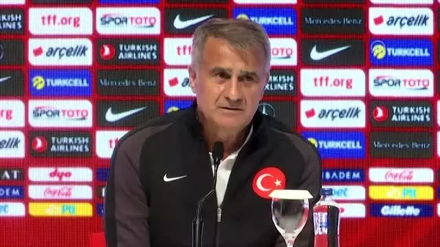 Şenol Güneş: 'Stoper fazlamız var' Şenol Güneş: 'Stoper fazlamız var'