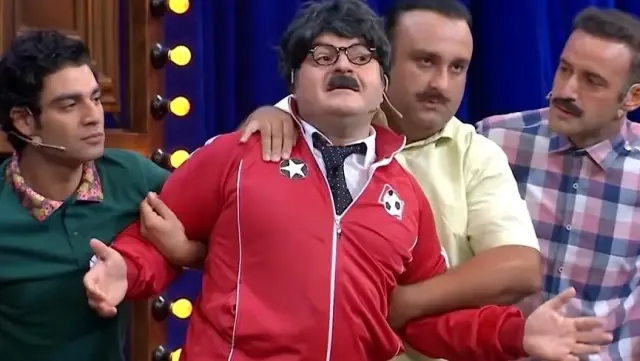 Şevket Hoca'nın yaptığı siyasi gönderme Güldür Güldür'e damga vurdu Şevket Hoca'nın yaptığı siyasi gönderme Güldür Güldür'e damga vurdu