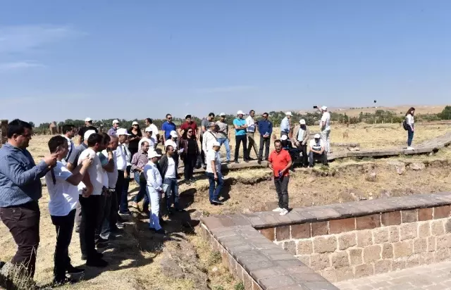 'Söğüt'ten Ahlat'a Kutlu Yolculuk' 'Söğüt'ten Ahlat'a Kutlu Yolculuk'