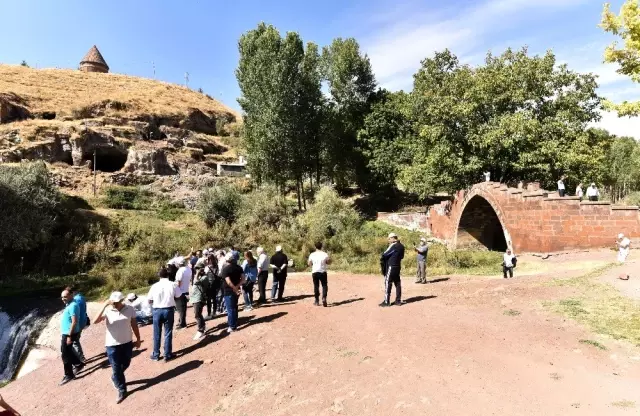 'Söğüt'ten Ahlat'a Kutlu Yolculuk' 'Söğüt'ten Ahlat'a Kutlu Yolculuk'