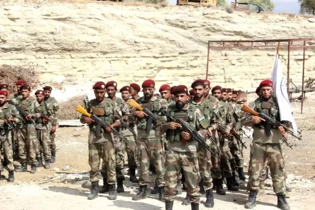 Suriye Geçici Hükümetine bağlı Suriye Milli Ordusu'ndan PYD-PKK'ya gözdağı