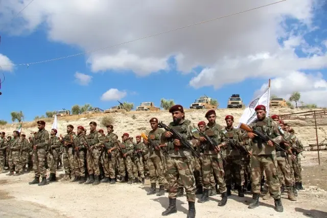 Suriye Geçici Hükümetine bağlı Suriye Milli Ordusu'ndan PYD-PKK'ya gözdağı Suriye Geçici Hükümetine bağlı Suriye Milli Ordusu'ndan PYD-PKK'ya gözdağı