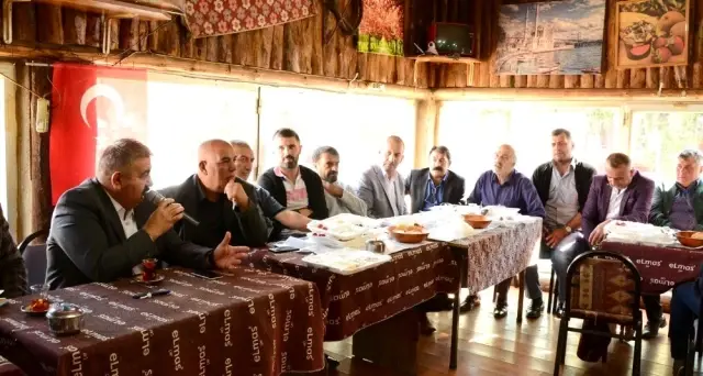 Başkan Sunar, esnafla bir araya geldi Başkan Sunar, esnafla bir araya geldi