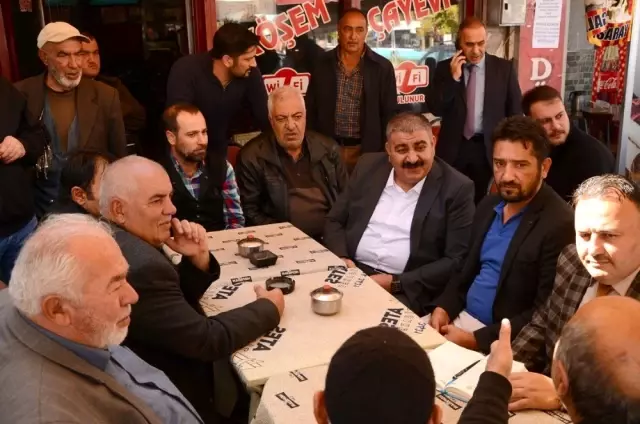 Başkan Sunar, esnafla bir araya geldi Başkan Sunar, esnafla bir araya geldi